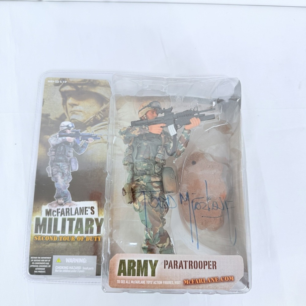 McFarlane Soldiers 2nd Tour of Duty Army Paratrooper‎ Figure 2005 Autographed